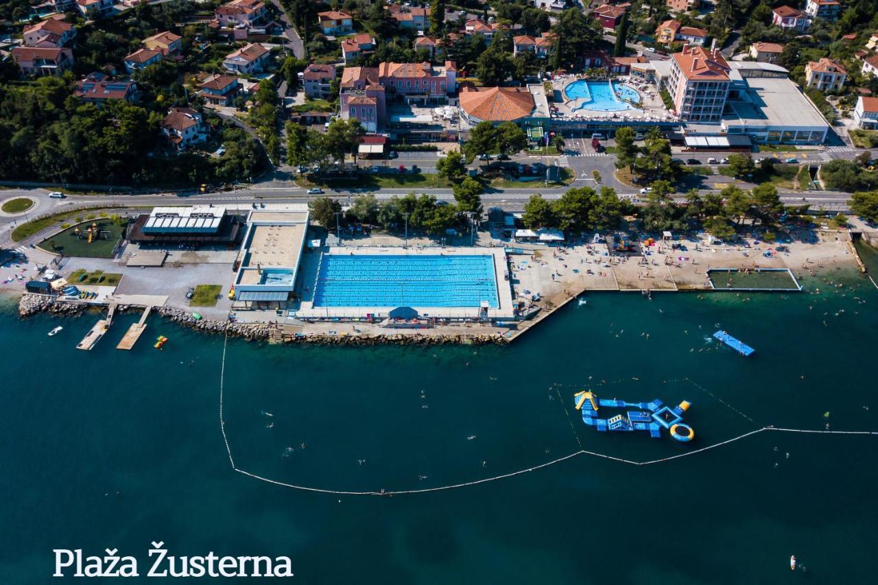 Apartma Zusterna Za Bazenom Копер Экстерьер фото